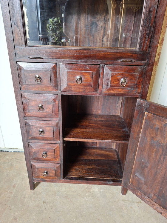 Colonial teak display cabinet, chest of drawers, china cabinet, dimensions 87x46cm and 157cm high. – Glass (photo 5 of 5)