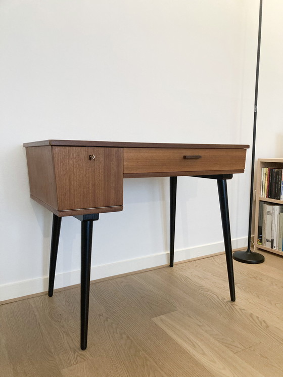 Image 1 of Bureau vintage, placage de teck