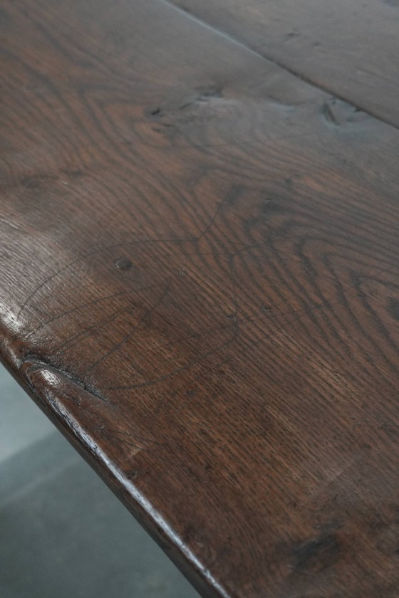 Image 1 of Antieke Landelijke Engelse Eikenhouten Eettafel Uit Begin 18e Eeuw Voor 4 Tot 6 Personen