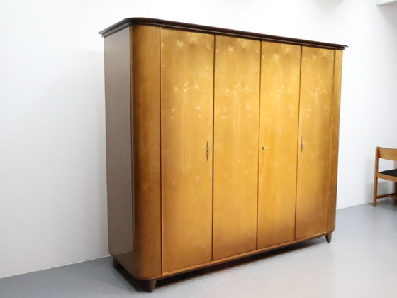 Image 1 of Armoire vintage à 4 portes