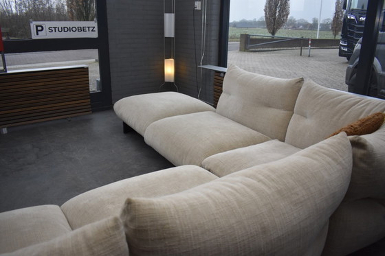 Image 1 of Canapé-lit Cassina Moncloud design, état neuf.