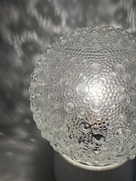 Image 1 of Tafellamp met bubbelglas bol