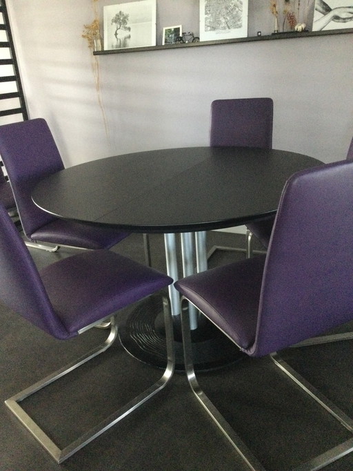Leolux Trias Extendable Dining Table Black Matte Leaf