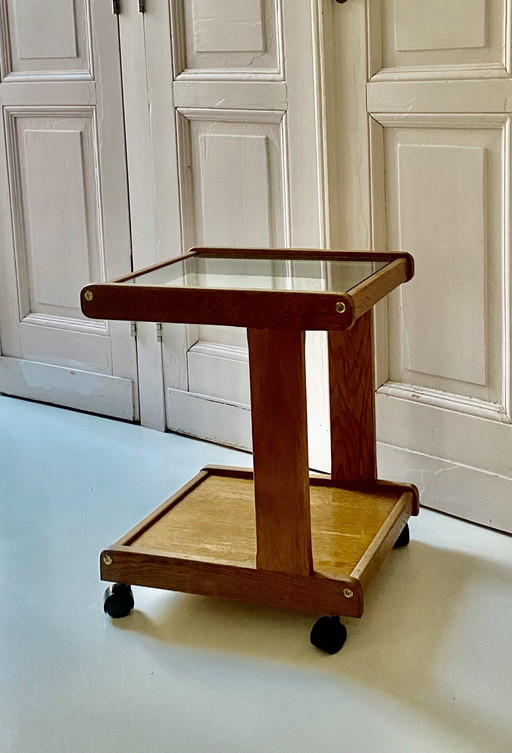 Carrello houten vintage della metà del secolo con wieltjes