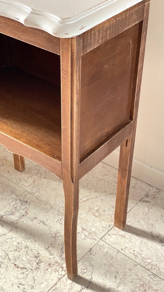 Image 1 of Vintage wit houten nachtkastje