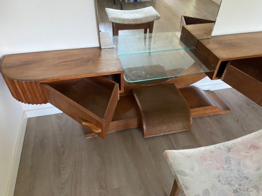 Dressing table