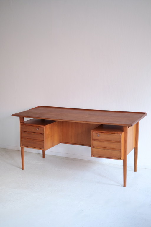 Bureau Peter Lovig Nielsen Jaren 60/70 – Wood