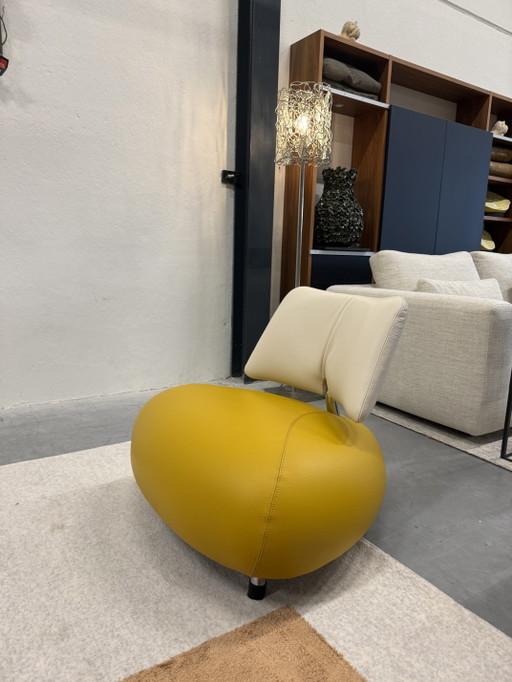 Leolux Pallone armchair yellow leather
