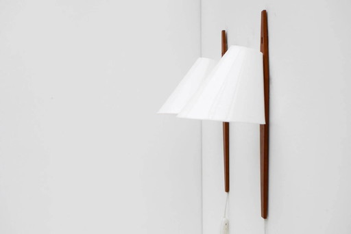 Mid-century moderne Zweedse wandlampen in teak van Uno & Östen Kristiansson voor Luxus, 1975, set van 2 (photo 2 of 21)