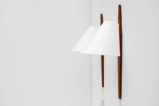 Mid-century moderne Zweedse wandlampen in teak van Uno & Östen Kristiansson voor Luxus, 1975, set van 2 (photo 2 of 21)