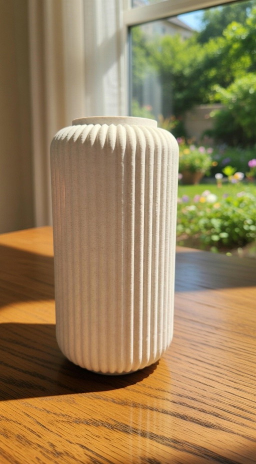 Modern 3D-printed design vase - Mamaa look (17 cm)
