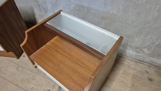 Coppia di comodini vintage di metà secolo, Cecoslovacchia, 47 × 38 × 61 cm – Credenze con vetrina, Wood (photo 8 of 11)