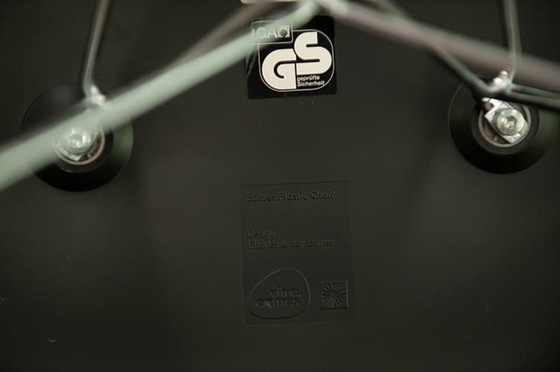 Image 1 of Silla Vitra Eames Plastic Chair Dsr Club