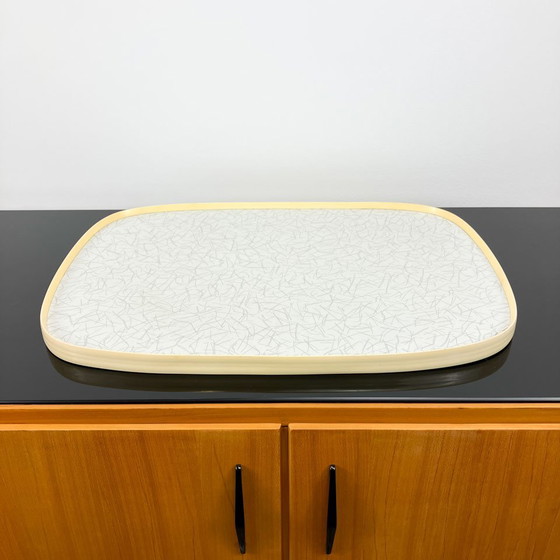 Image 1 of 2-zijdig dienblad, formica met kunststof frame, jaren 1960