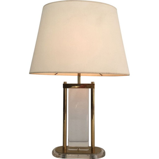 Lámpara de mesa de latón dorado y plexiglás, 1970