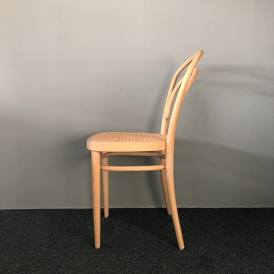 Image 1 of Thonet 214 eetkamerstoel