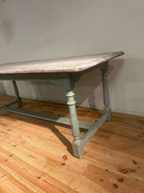 Image 1 of Landelijke vintage boerentafel met groen onderstel in eik