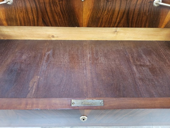 Image 1 of Art Deco commode in mahonie en roze esdoorn met spiegelblad.