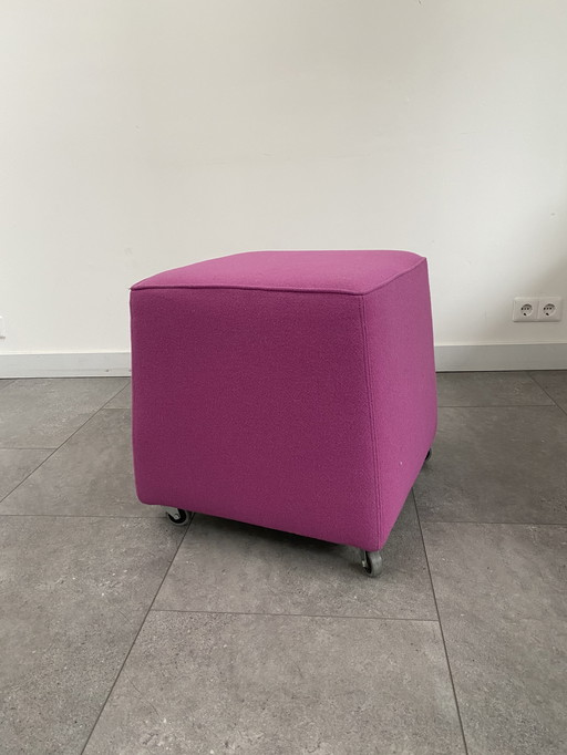 Modern pouf on wheels - SUBSTANCE - Lilac/Purple
