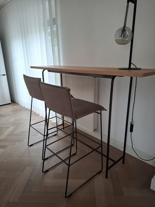 Jess design bar table plus 2 x bar stools