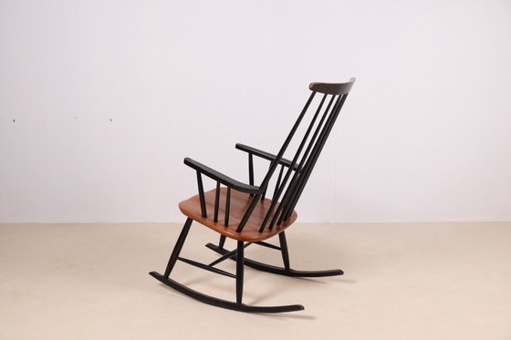 Image 1 of Fauteuil à bascule scandinave, Finlande des années 1950
