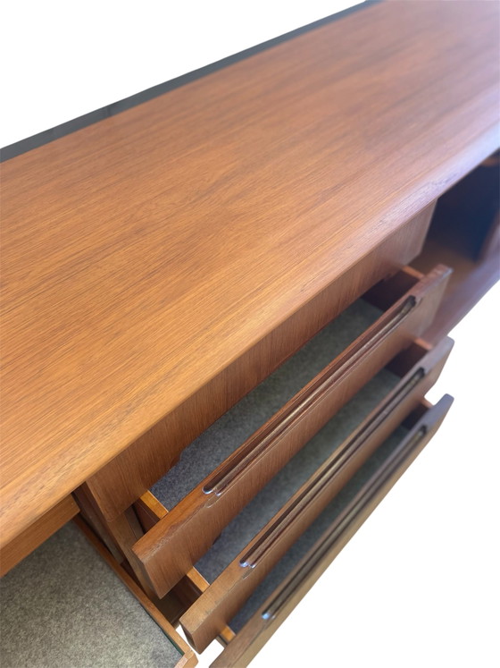 Image 1 of Vintage teakhouten dressoir - Simat - jaren 70