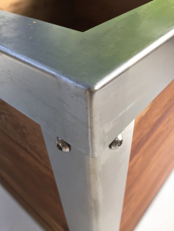 Image 1 of Lotto unico di fioriere realizzate in acciaio inossidabile e legno di teak