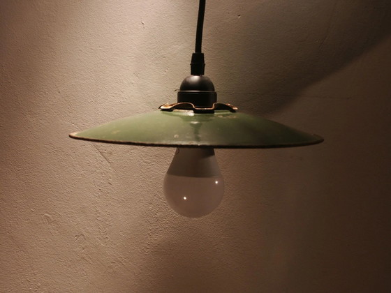 Suspension en tôle émaillée verte – Aluminium, Vintage (photo 5 of 5)