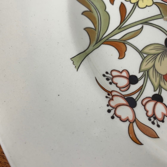 Image 1 of Très grand plat en pierre de fer du Staffordshire, Burleigh, motif floral, 1970