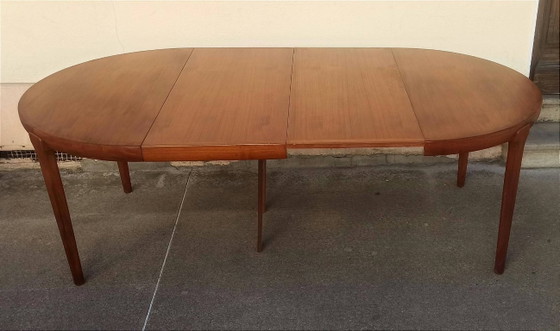 Table à manger 4 à 8 personnes + 4 chaises de Niels Vodder Années 60 – Salles à manger complètes, Wood, Skai (photo 14 of 29)
