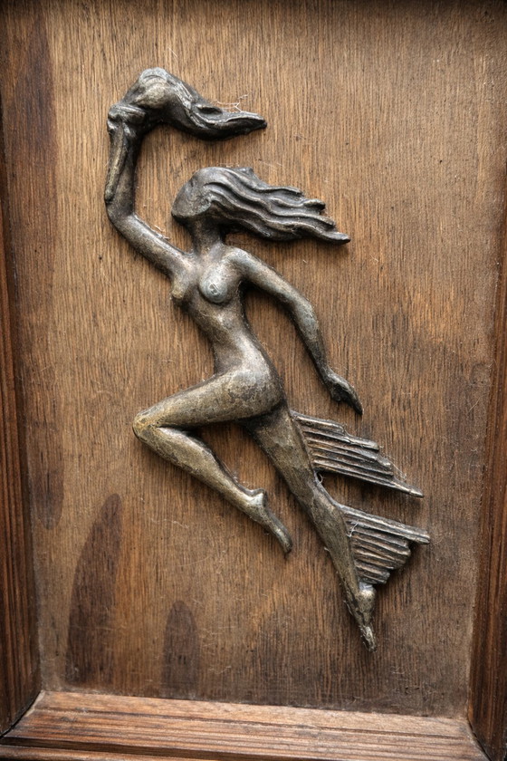 Image 1 of Vintage Art Deco plaquette – Beeld van een naakte vrouw in tin en hout