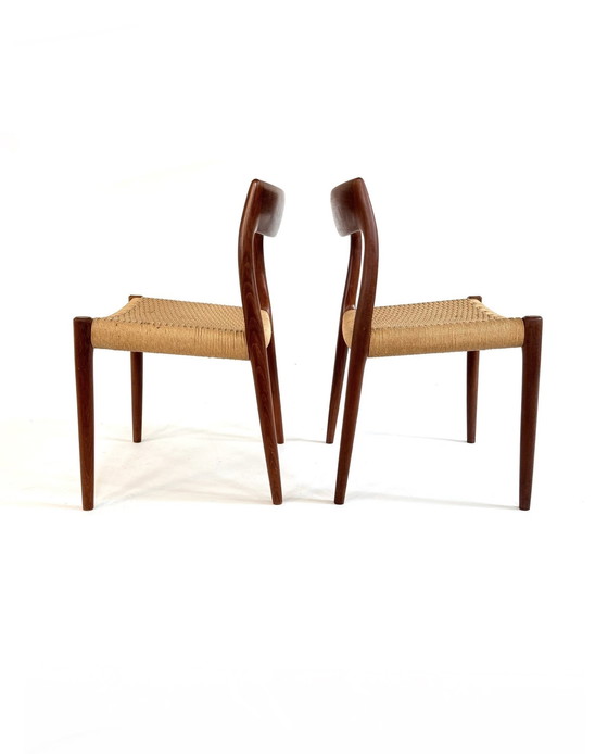 Image 1 of Due sedie da pranzo vintage, modello n. 77, di Niels Otto Møller negli anni '70