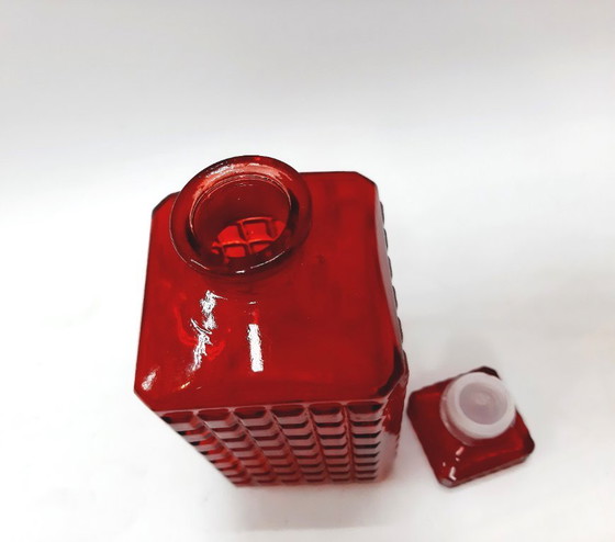 Image 1 of Carafe en verre rouge rubis vintage, carafe