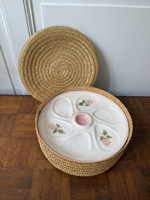 Set of 5 oyster plates in their original wicker box