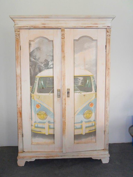 Antieke Volkswagen Samba Kledingkast