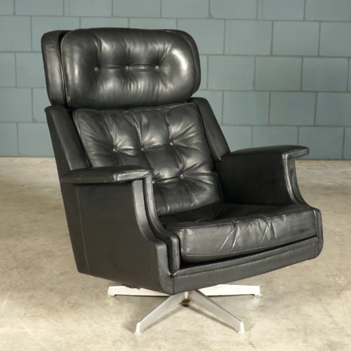 Poltrona girevole vintage in pelle nera, anni '70