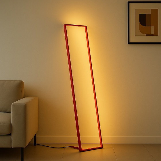Image 1 of Vloerlamp met kroonlijst – Minimalistische handgemaakte lichtsculptuur van Tommaso Cristofaro