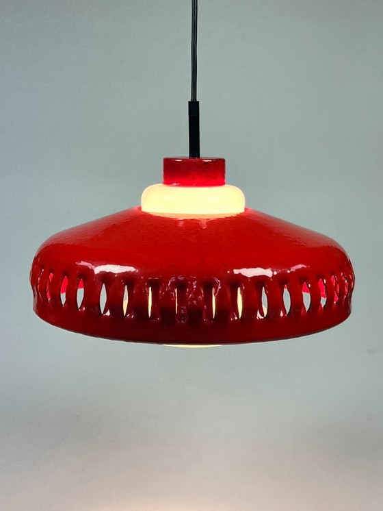 Image 1 of Vintage Hanglamp, Rood Emaille, Wit Opaalglas, Hustadt Leuchten, Duitsland 1960's