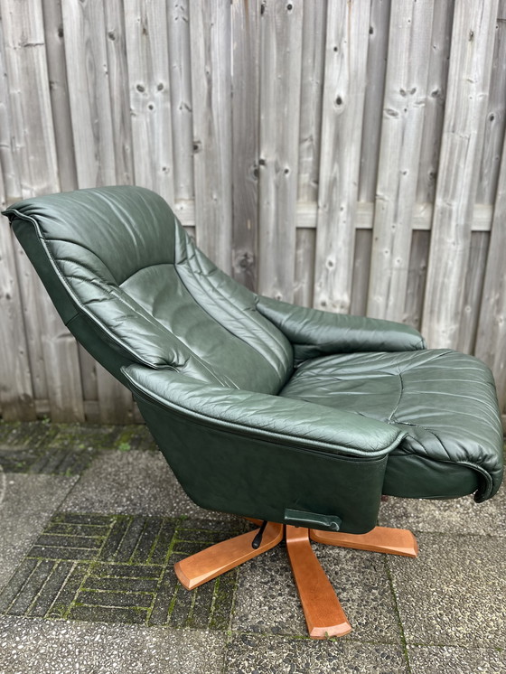 Image 1 of Groen leren retro relaxfauteuil 