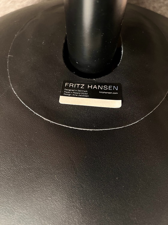 Image 1 of Fritz Hansen Egg Chair mit Fußhocker (limitierte Auflage)