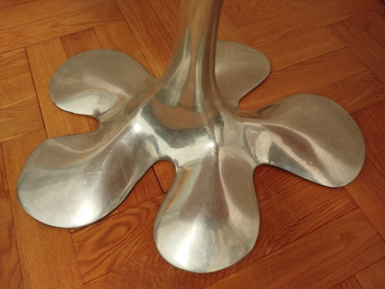 Image 1 of Table design sculpturale italienne 