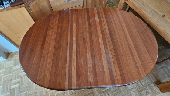 Runder Esstisch aus Holz mit Ausziehplatten, Dyrlund, Esstische, Braun (Foto 8 von 9)
