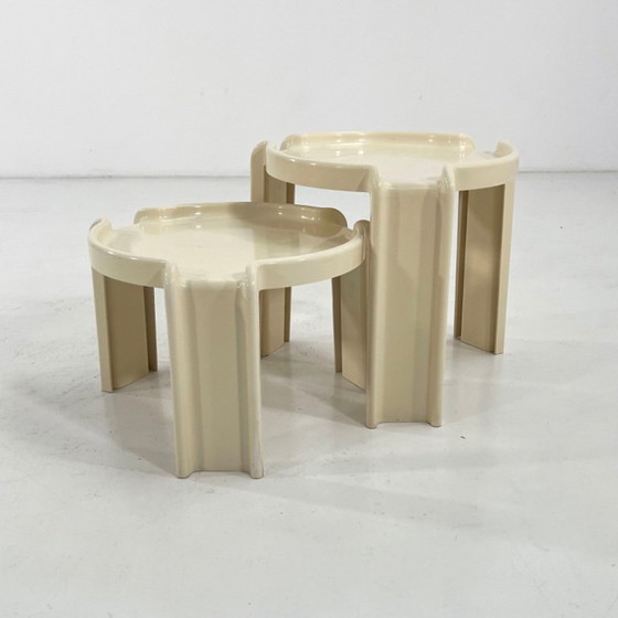 Image 1 of Zwei weiße Satztische von Giotto Stoppino für Kartell, 1970er Jahre