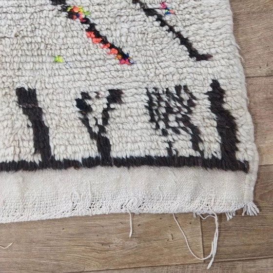 Image 1 of Azilal Wollteppich – Berberwaldsymbole, handgefertigt (137×100 cm)