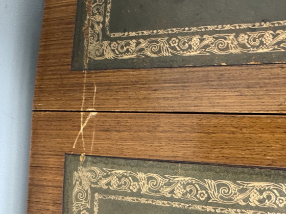 Antiker Schreibtisch mit grüner Lederplatte und Schubladen – Couchtische, Wood (photo 8 of 15)