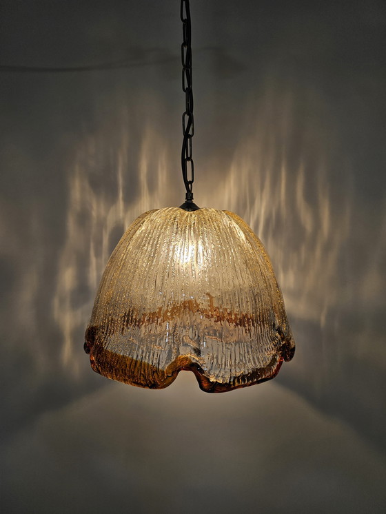 Image 1 of Lampe pendante en verre épais avec bordure orange et perles dorées en verre