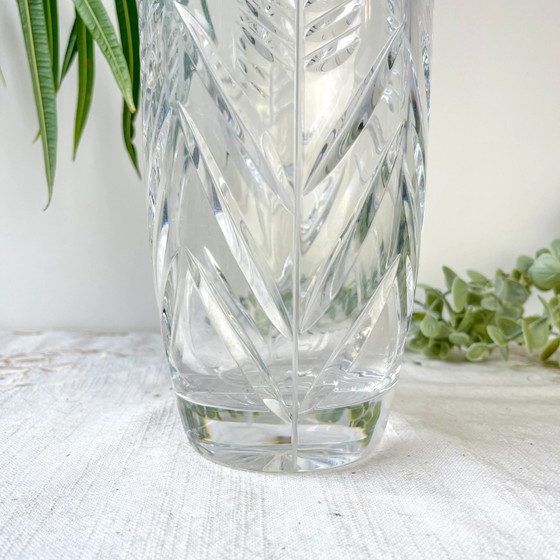 Vintage crystal vase with chiseled pattern (photo 3 of 9)