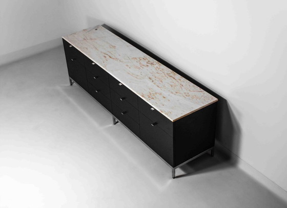 Image 1 of Directiedressoir van F. Knoll.