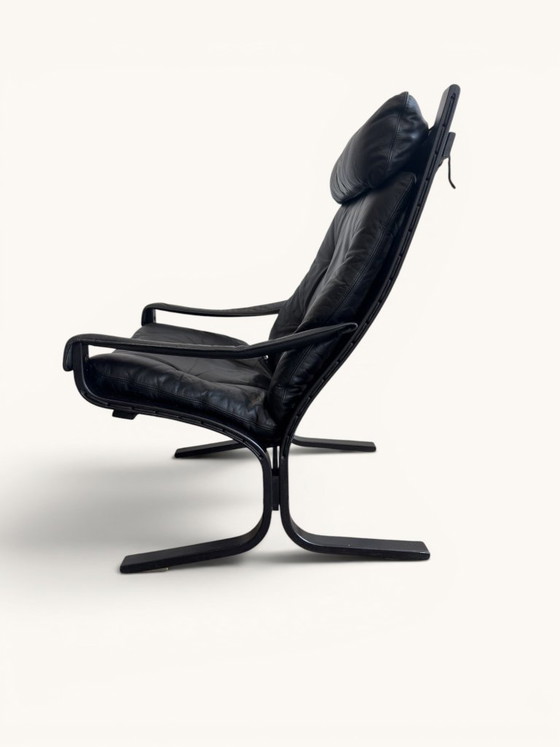 Fauteuil « Siesta » d'Ingmar Relling, 1965, en cuir noir – Leather, Wood (photo 4 of 5)