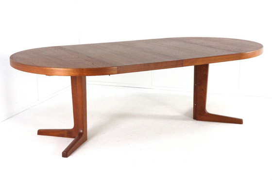 Image 1 of Round 2x extendable Danish design dining table vintage